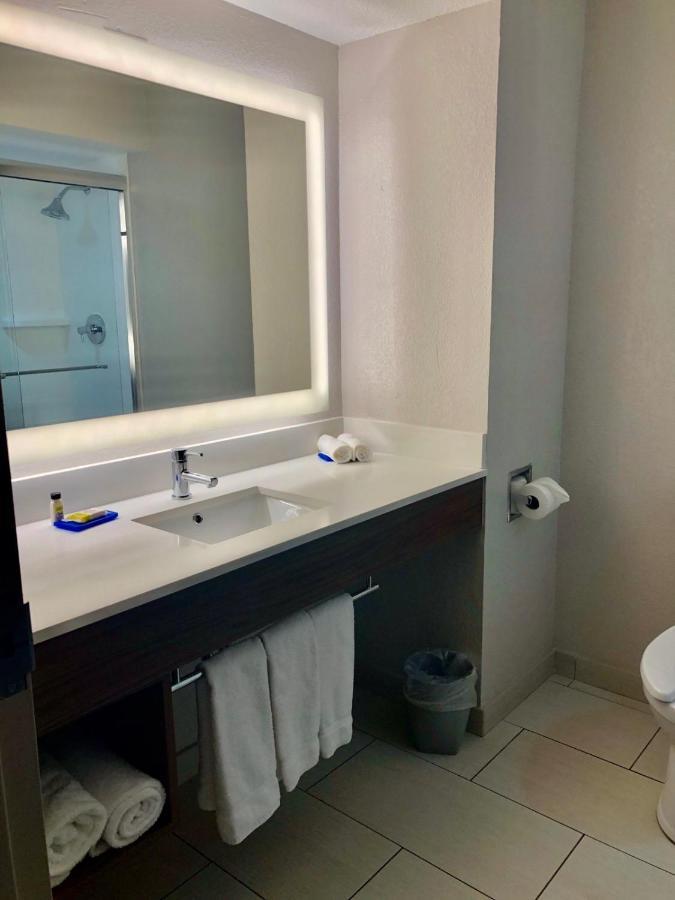 Holiday Inn Express Hotel & Suites Clewiston By Ihg Bagian luar foto