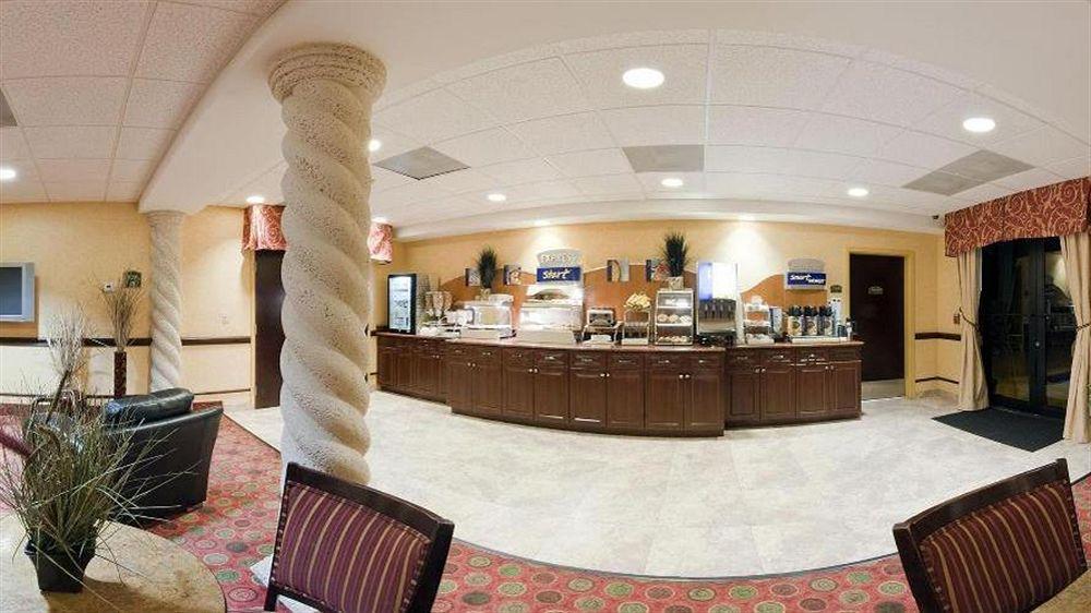 Holiday Inn Express Hotel & Suites Clewiston By Ihg Bagian luar foto