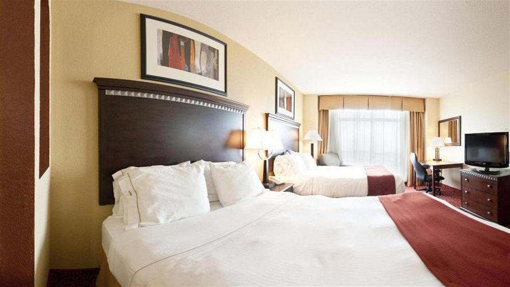 Holiday Inn Express Hotel & Suites Clewiston By Ihg Bagian luar foto