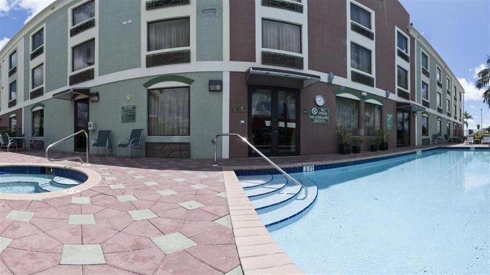 Holiday Inn Express Hotel & Suites Clewiston By Ihg Bagian luar foto