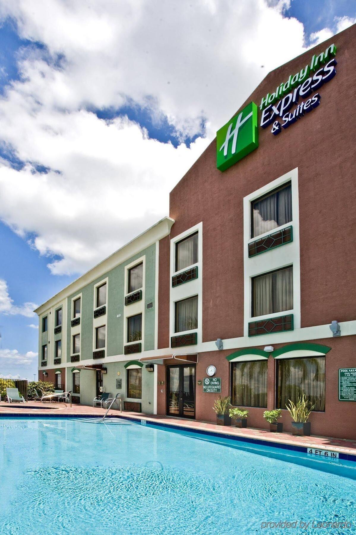 Holiday Inn Express Hotel & Suites Clewiston By Ihg Bagian luar foto